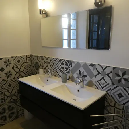 Domaine Du Paradis Des Oiseaux Guest house Mougins